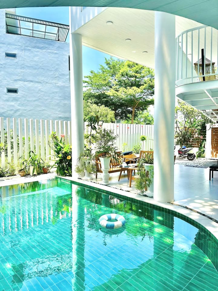 Căn hộ cho thuê Khuê Mỹ 1 phòng ngủ - Hồ bơi sang trọng, full nội thất!