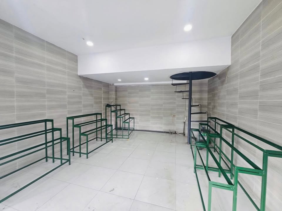 Nhà 2 Tầng Mặt Tiền Đường Ngô Gia Tự, Hải Châu 50m² giá 10 triệu - Phù hợp kinh doanh mọi lĩnh vực!