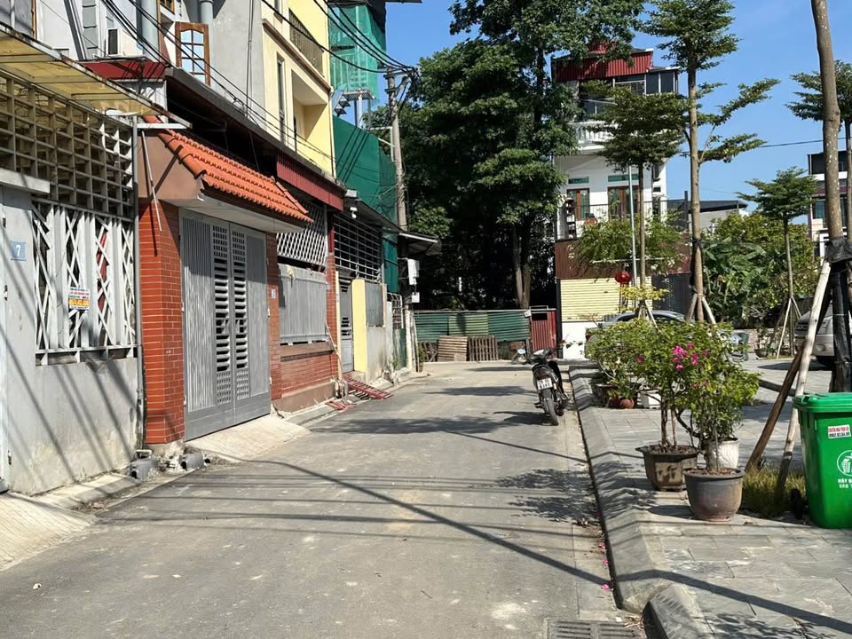 Nhà 3 tầng 60m² tại Sáp Mai, Đông Anh, 7.5 tỷ - View vườn hoa thoáng mát!