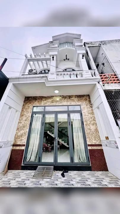 Nhà 1 trệt 1 lầu tại hẻm 381 Trần Nam Phú, Cần Thơ - Giá chỉ 2.75 tỷ!