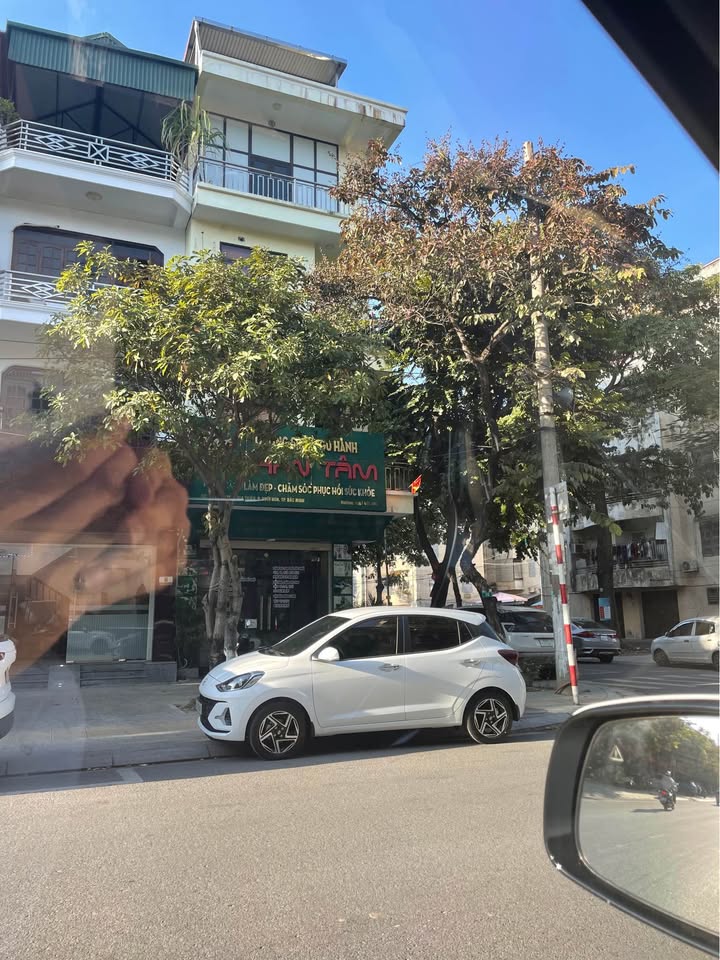 Cho thuê nhà lô góc mặt đường Nguyễn Gia Thiều, Bắc Ninh - Phù hợp cafe thương hiệu