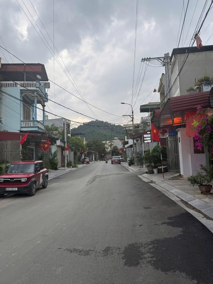 Đất MẶT TIỀN Lê Hoàn, Vị Xuyên, 184m² giá 3 tỷ - Cơ hội vàng cho đầu tư!