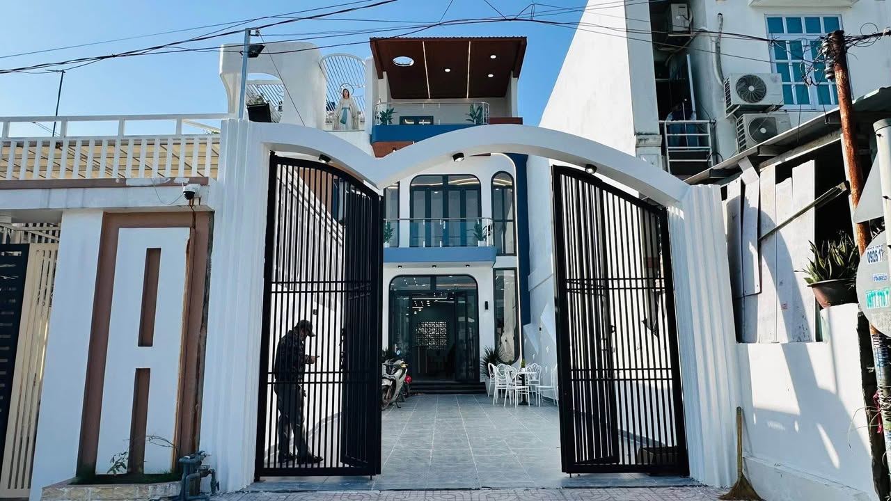 Nhà Mặt Tiền Long Thượng, Cần Giuộc 135m² giá 5.2 tỷ - Đầu tư sinh lời ngay!