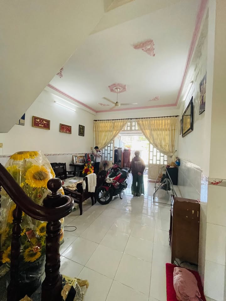 Nhà 1 Trệt 1 Lầu tại Phường Phước Hậu, Vĩnh Long 132m² giá 3.35 tỷ - Vị trí đắc địa cho mọi nhu cầu!