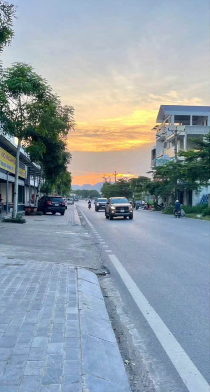 Nhà mặt phố kinh doanh Ninh Tiến 95m² giá thỏa thuận - Vị trí đắc địa gần chợ Đầu mối!