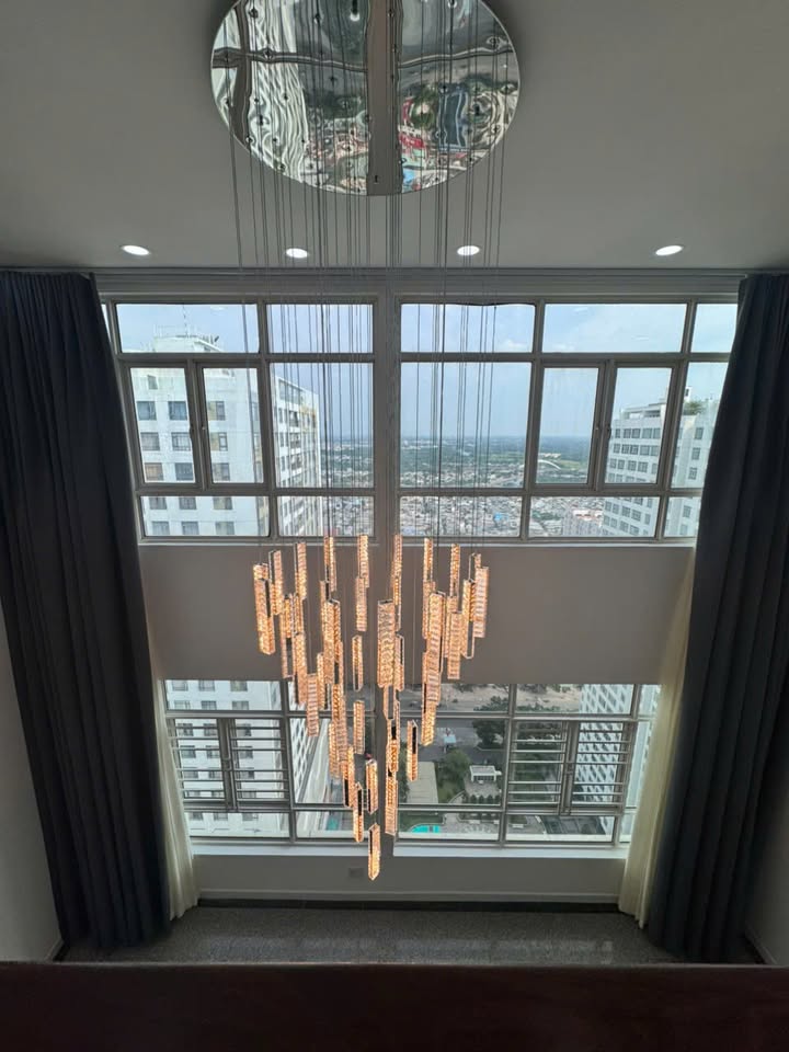 Penthouse Giai Việt Quận 8 230m² giá 8.3 tỷ - View thành phố đẹp mắt!