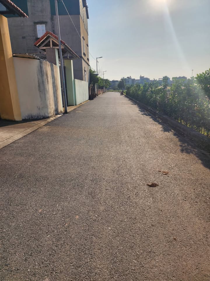 Đất nền Gia Lâm 45m² giá 2 tỷ - Mặt tiền rộng, ô tô vào tận nơi!