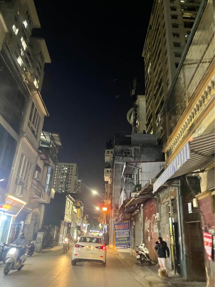 Nhà 4 tầng Tân Mai, Hoàng Mai, 33m² giá nhỉnh 4.1 tỷ - Gần các trường đại học lớn!