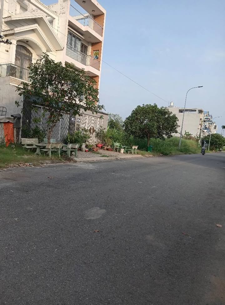 Đất nền Phạm Văn Hai, Tân Tạo, 108m² chỉ 5.3 tỷ - Đường rộng 8m, sẵn sàng xây nhà!