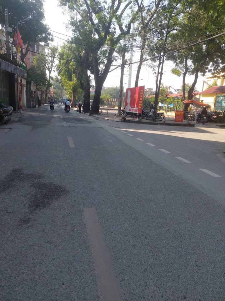 Nhà mặt phố Thụy Phương 51m² giá 7 tỷ - Ô tô ngủ trong nhà!