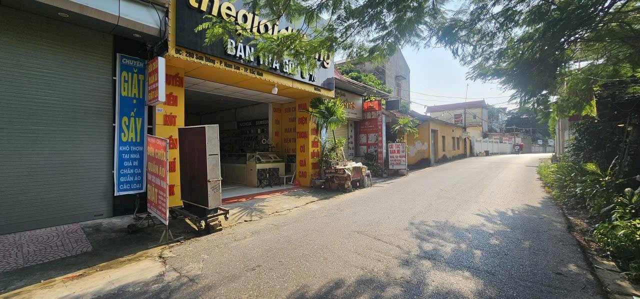 Đất nền Trục chính Đa Cấu, Nam Sơn, Bắc Ninh 90m² giá 4 tỷ - Tặng nhà cấp 4 cho thuê 6 triệu/tháng!