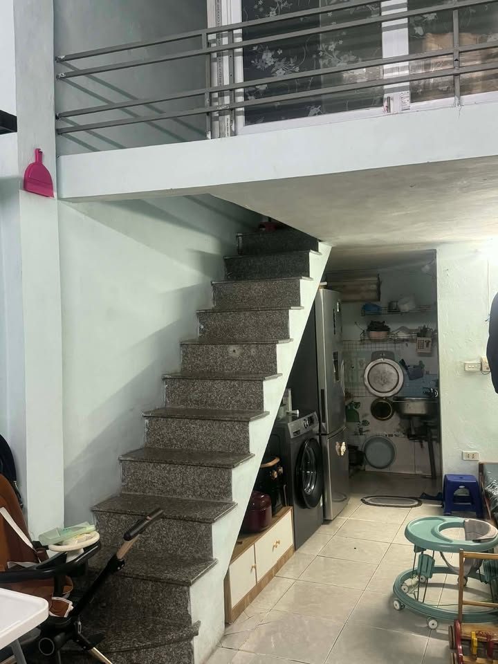 Nhà cho thuê tại Ngõ 250 Nguyễn Xiển, 35m² giá 5 triệu - Nội thất đầy đủ, vào ở ngay!