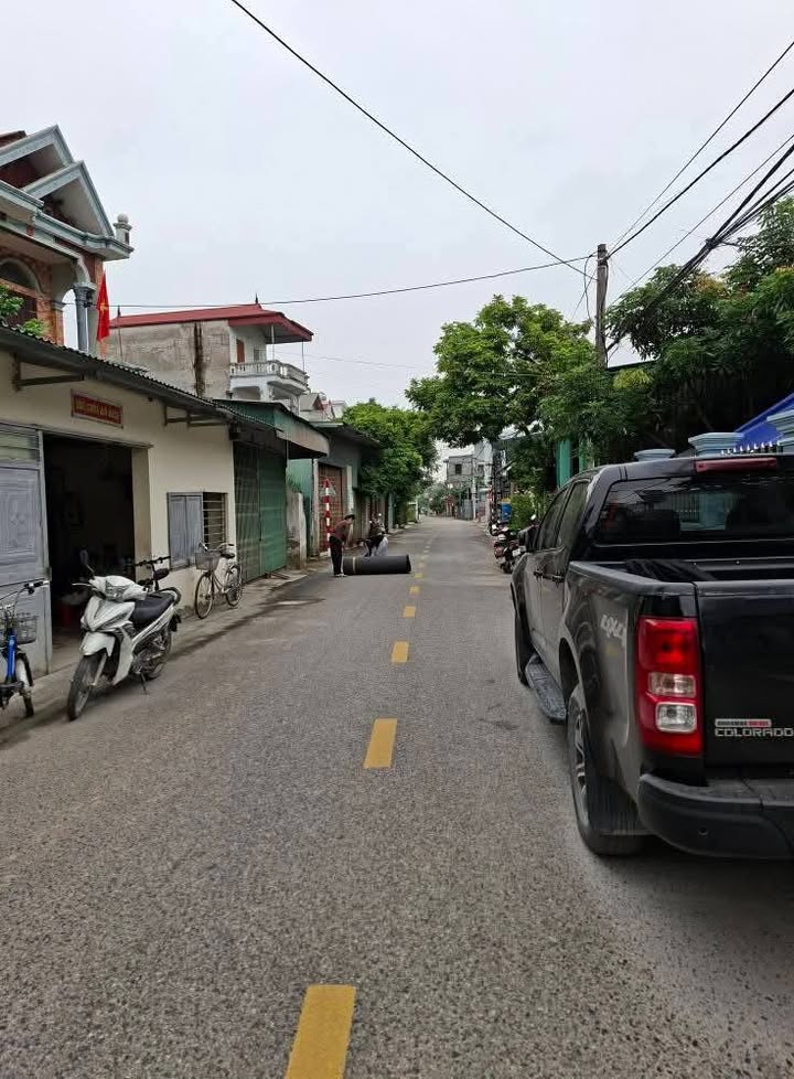 Nhà 3 tầng mới xây mặt đường Phong Lâm, Gia Lộc 100m² - Chính chủ bán gấp!