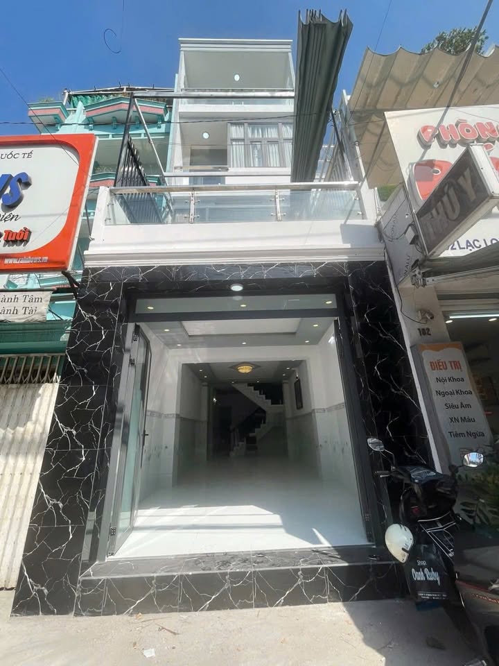 Nhà mặt tiền kinh doanh đường Lạc Long Quân, Quận 11, 47.6m² giá 14.5 tỷ - Đầu tư sinh lời ngay!