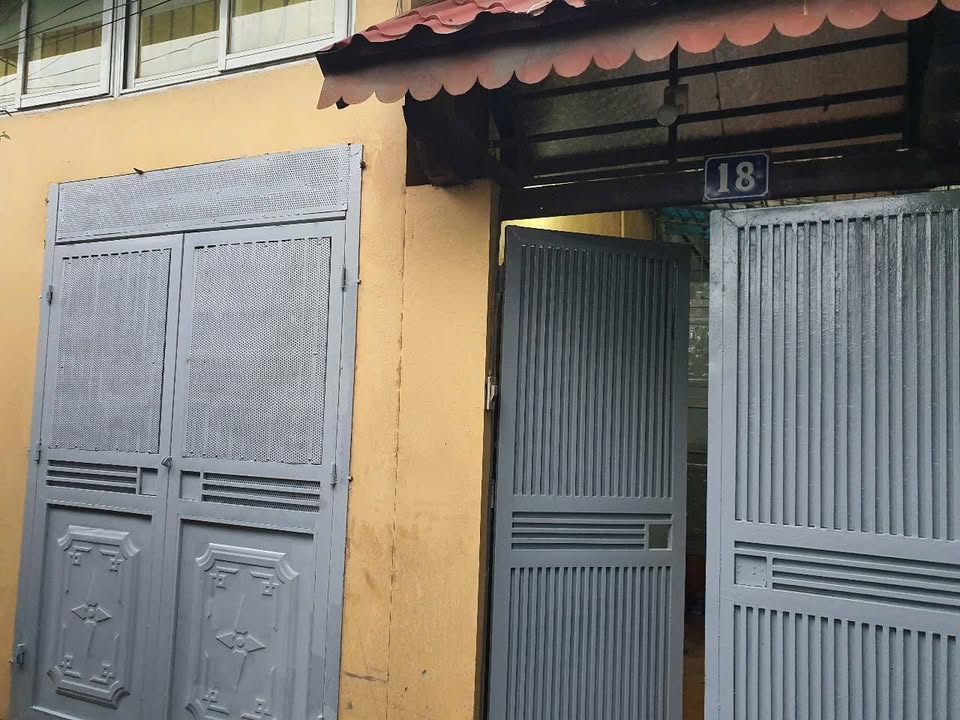 Nhà cho thuê tại ngõ 242 Âu Cơ, Tây Hồ 80m² - Chính chủ, giá tốt thương lượng!