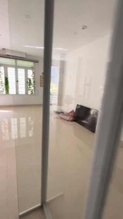 Cho thuê tầng 2, 3 nhà mặt ngõ Trần Quang Diệu, 40m² - Thang máy riêng, sáng thoáng!