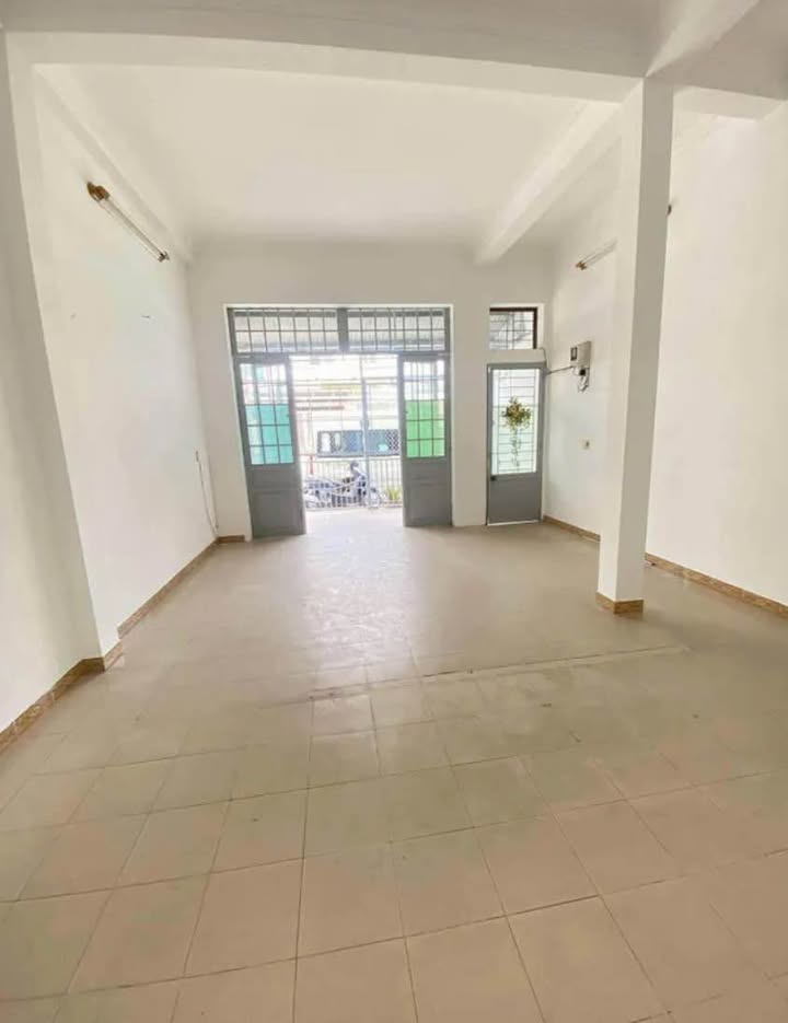 Nhà 2 tầng mặt tiền Lương Thế Vinh, Sơn Trà, Đà Nẵng - Giá 8.9 tỷ, thương lượng!