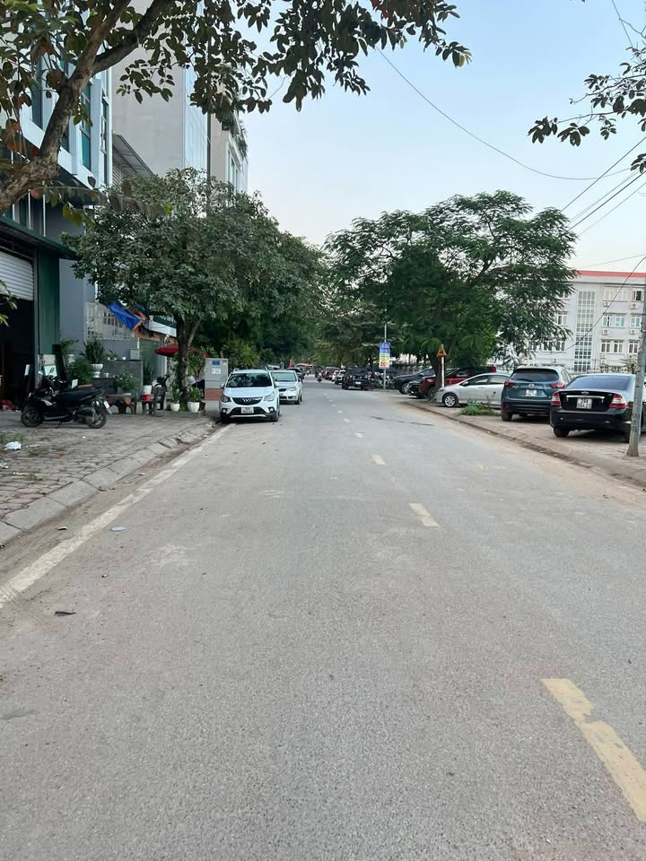 Đất nền khu đấu giá 3HA Đức Diễn, Bắc Từ Liêm 145m² giá 40 tỷ - Đầu tư sinh lời cao!