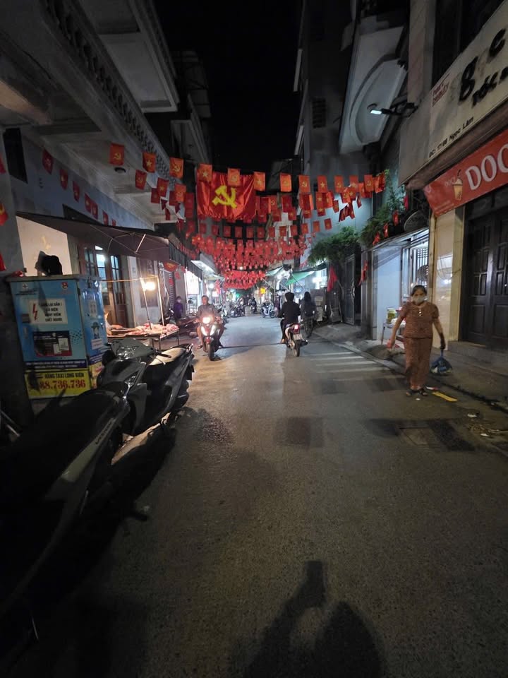 Nhà nguyên căn cho thuê Ngọc Lâm 20m² giá 6 triệu - Mặt ngõ ô tô tránh kinh doanh thuận lợi!