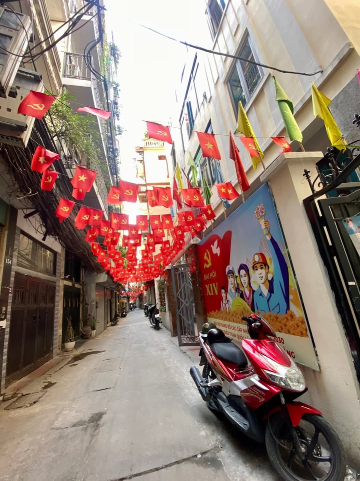 Nhà 5 tầng Ngọc Hà 60m² giá 13.9 tỷ - Căn góc thoáng mát, ô tô tải vào tận nơi!