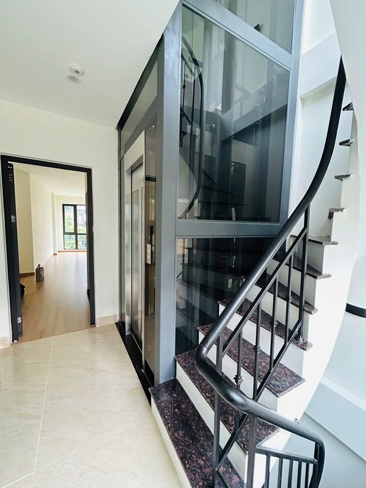 Bán nhà mặt phố Trương Công Giai, quận Cầu Giấy, 40m² giá 20 tỷ - Đầu tư sinh lời ngay!