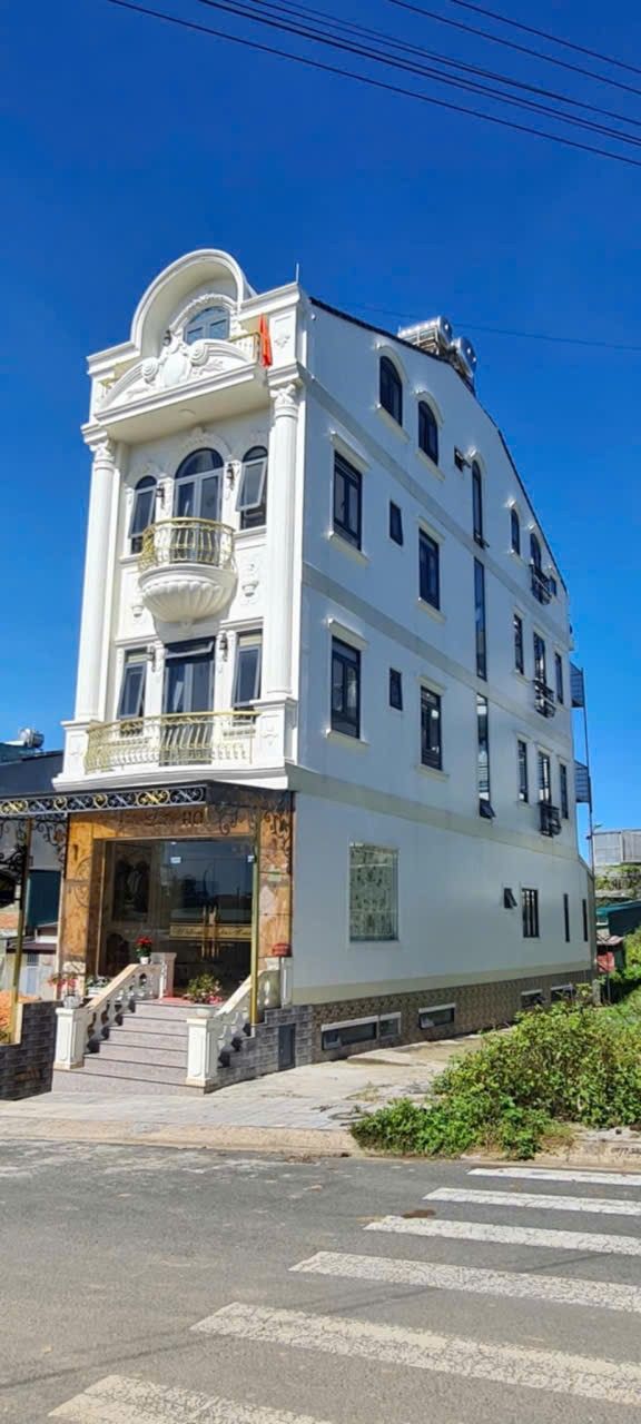 Khách sạn 3 mặt tiền tại phường Lang Biang, Đà Lạt, 110m² giá 18 tỷ - Cơ hội đầu tư tuyệt vời!