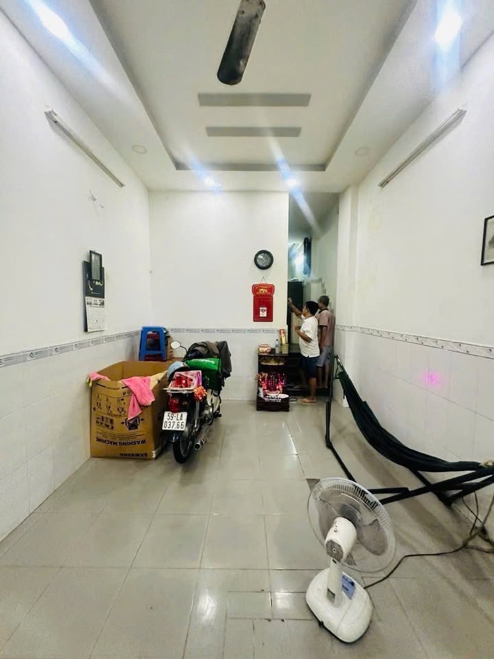 Nhà 4 tầng đẹp, Dương Bá Trạc, 53m², giá 6.7 tỷ - Vị trí đắc địa gần cầu Nguyễn Văn Cừ!