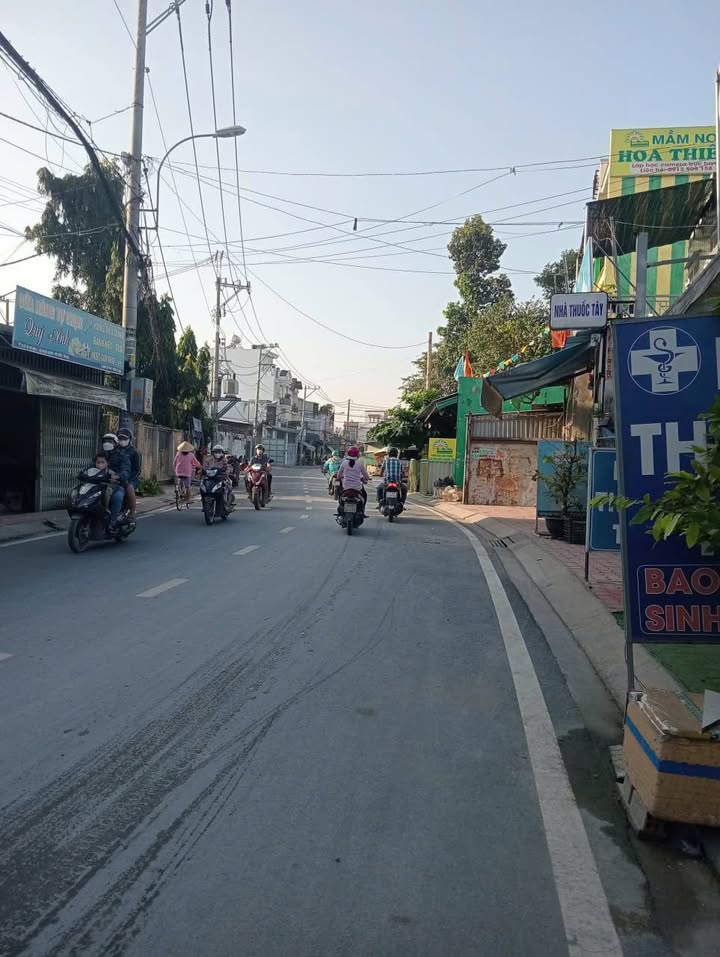 Nhà mặt tiền kinh doanh Tân Xuân Hóc Môn 96m² giá 5 tỷ - Cơ hội đầu tư hấp dẫn!