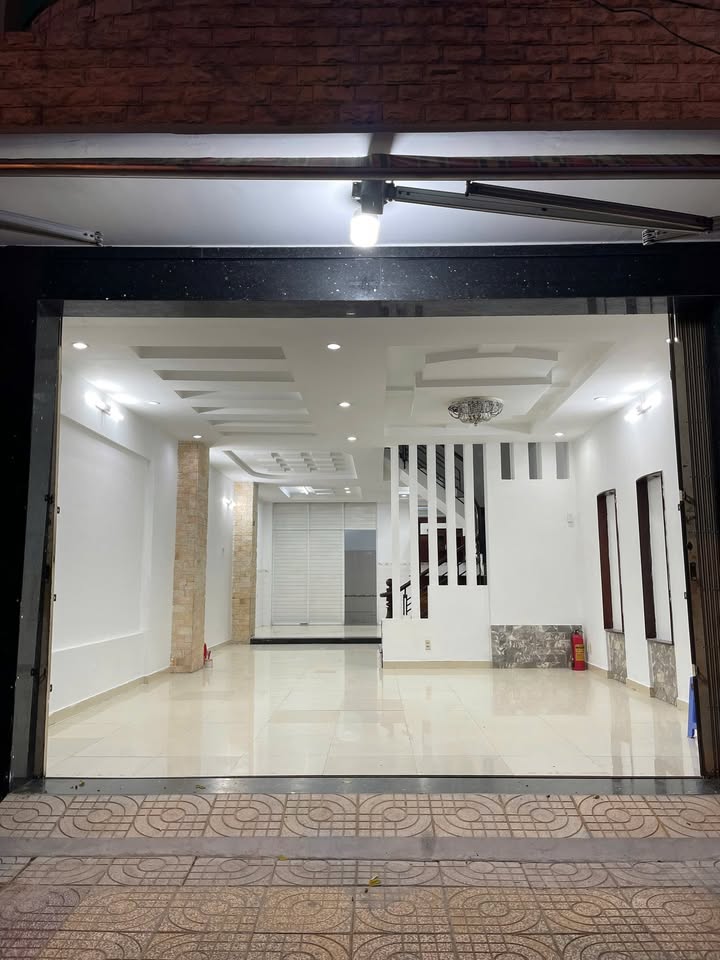 Nhà mặt tiền cho thuê quận Bình Tân 96m² giá 25 triệu - Thích hợp mở văn phòng hoặc shop online!