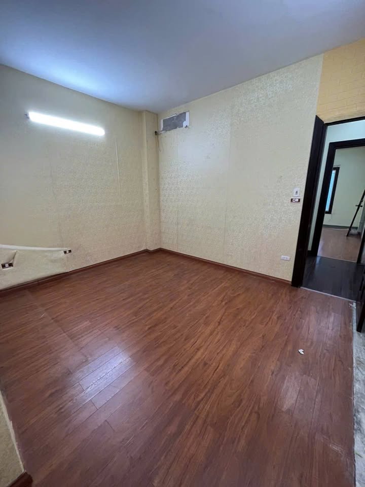 Nhà cho thuê đường Láng Hạ, 60m² giá 20 triệu - Ô tô đỗ cửa, tiện nghi đầy đủ!