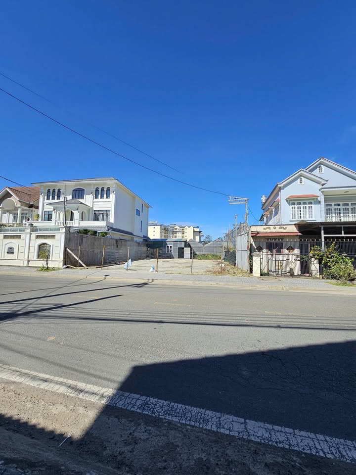 Đất mặt tiền đường Nguyên Tử Lực Đà Lạt 300m² - Cơ hội đầu tư kinh doanh đa ngành!