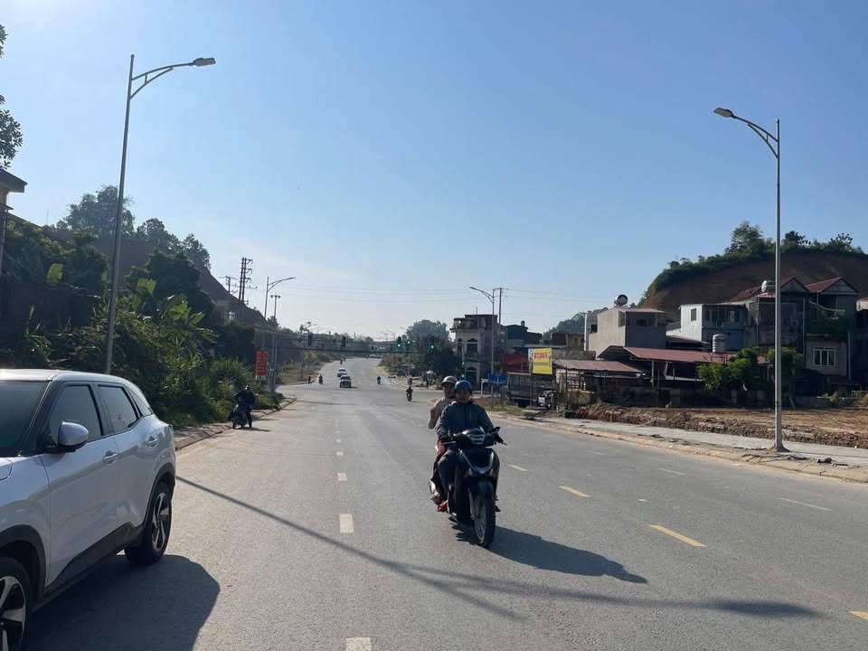 Đất đấu giá Yên Ninh 100m² giá thỏa thuận - Vị trí đẹp, đường rộng 25m!