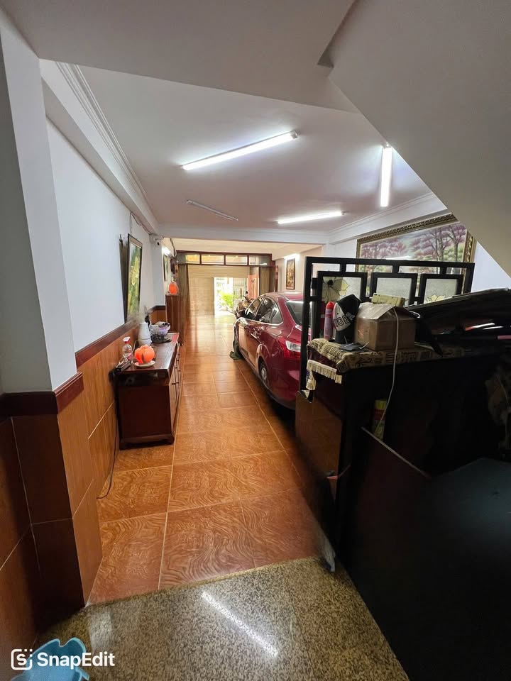 Nhà FrontHouse tại Quận 10 - 110m² giá hợp lý - Tiềm năng đầu tư cao!