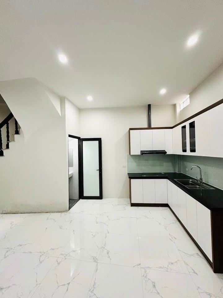 Bán gấp nhà phố Tôn Đức Thắng 40m² giá 9.5 tỷ - Kinh doanh sầm uất!