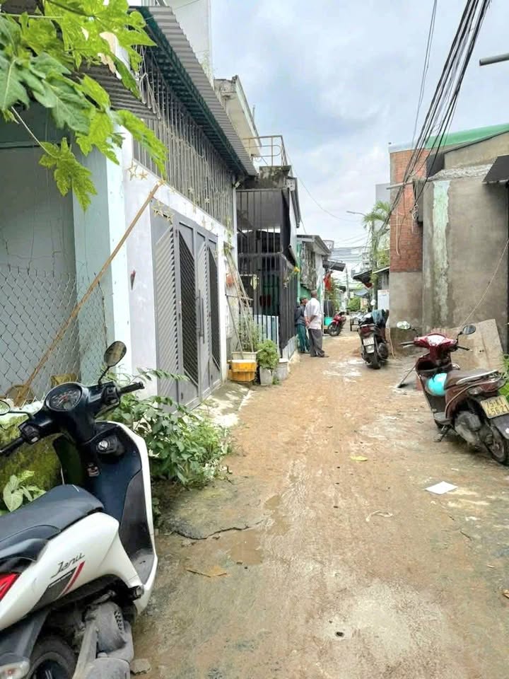 Nhà cấp 4 kiệt 202 Hoàng Văn Thái 60m² giá 2.65 tỷ - Gần chợ và trường ĐHDT!