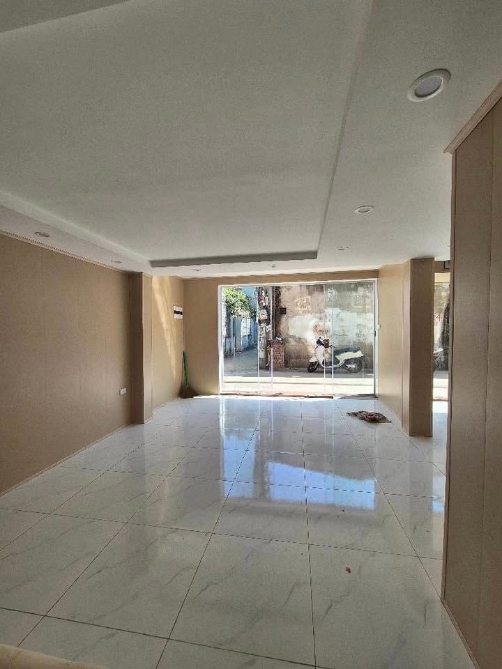 Căn hộ Tân Mai 90m² giá 5 tỷ - Kinh doanh đa năng, ô tô vào tận nơi!