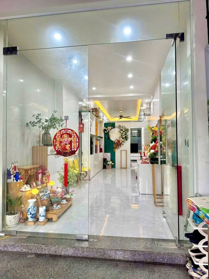 Nhà mặt đường Tôn Đức Thắng, An Dương 77m² giá 6.8 tỷ - Vị trí kinh doanh đắc địa!