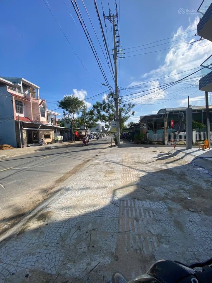 Đất Làng Đại Học Đà Nẵng 99m² giá 4.95 tỷ - Mặt tiền sầm uất!