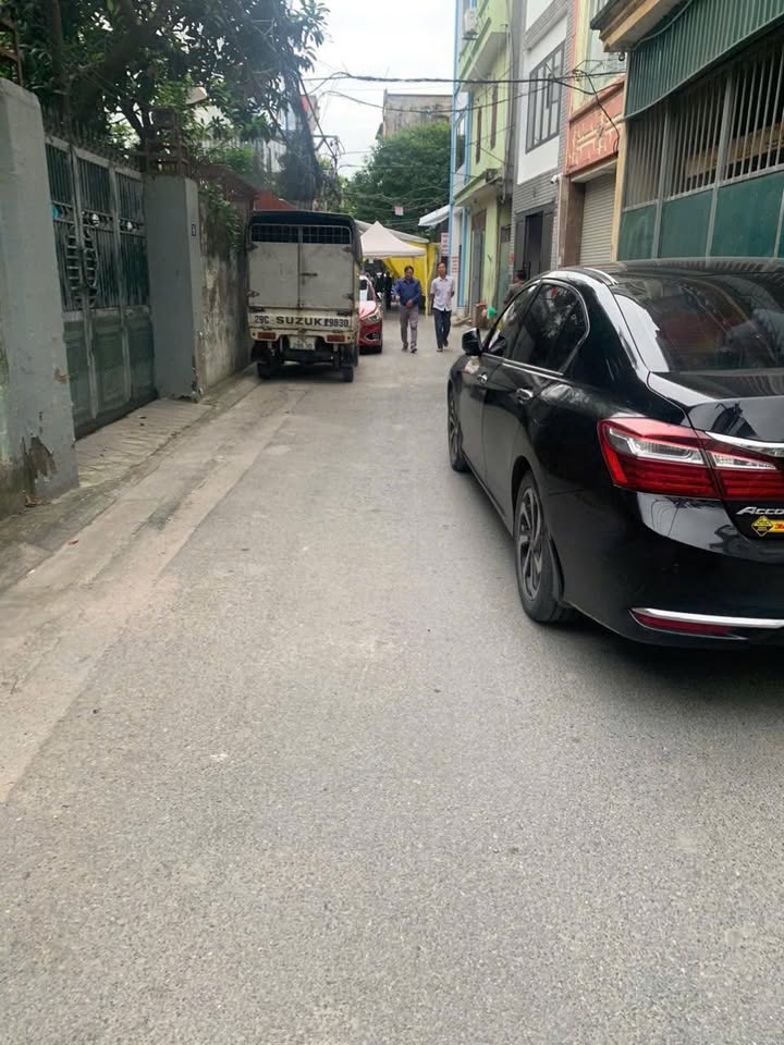 Đất thổ cư Thạch Bàn 55m² giá thỏa thuận - Ô tô tránh, gần chợ sầm uất!