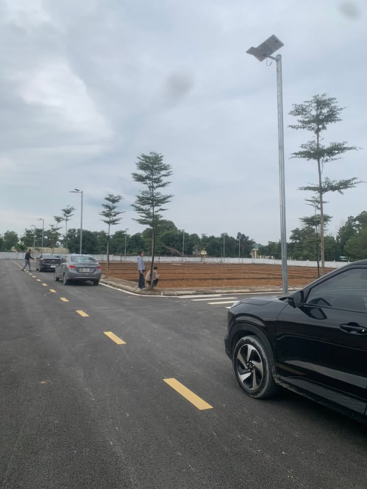 Đất thổ cư 100m² mặt tiền 5m tại Quốc Oai - Giá chỉ 4.5 tỷ VND!