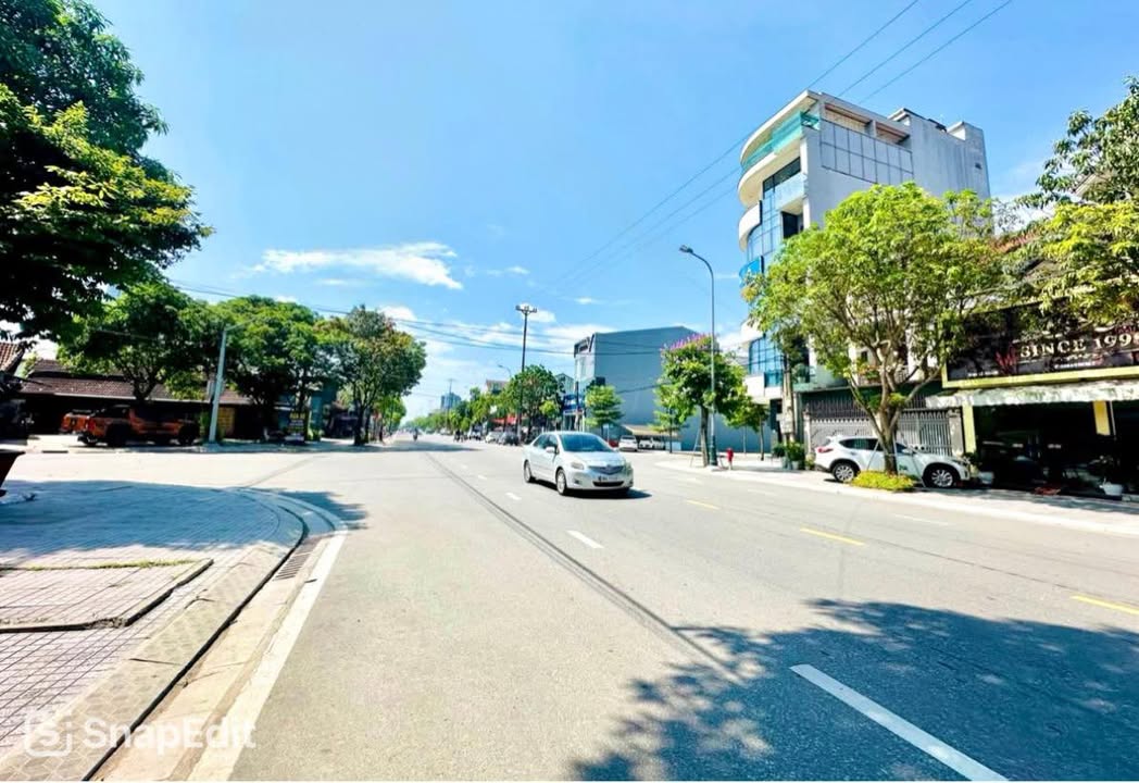 Nhà 3 tầng mặt đường Lê Duẫn, Tp Hà Tĩnh 126m² - Đầu tư sinh lời ngay!