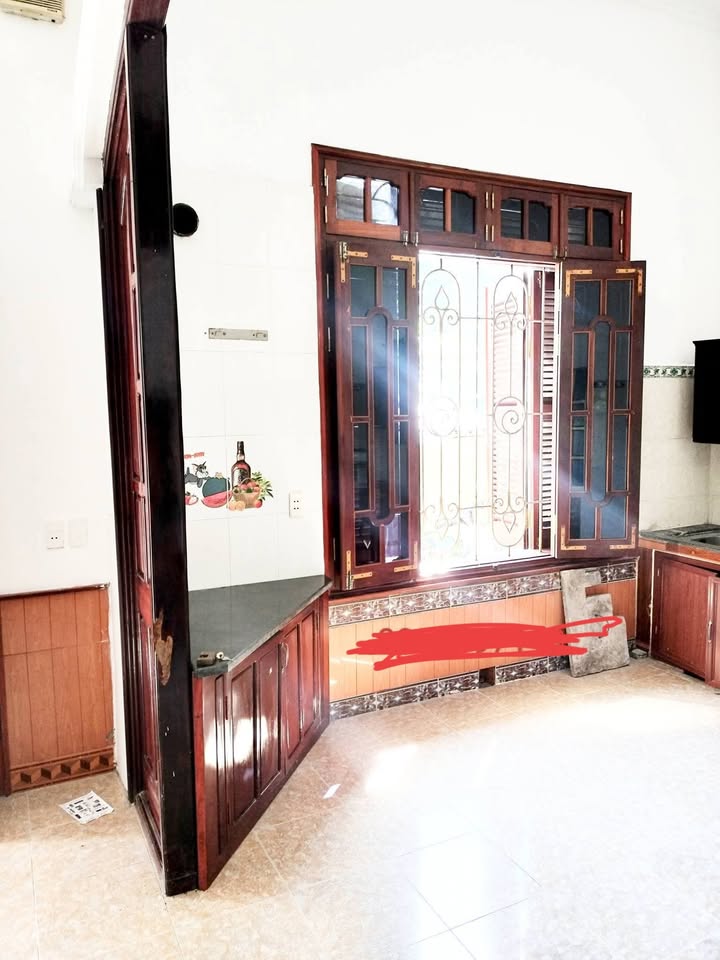 Nhà 3 tầng Lê Hồng Phong, 52m² giá 1.6 tỷ - Khu dân cư đông đúc!