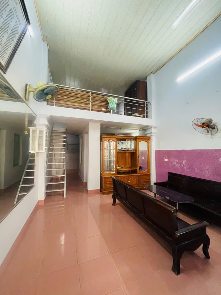Nhà cấp 4 cho thuê đường Hàm Nghi, Đông Hương 60m² chỉ 2,8 triệu/tháng - Sẵn sàng vào ở!