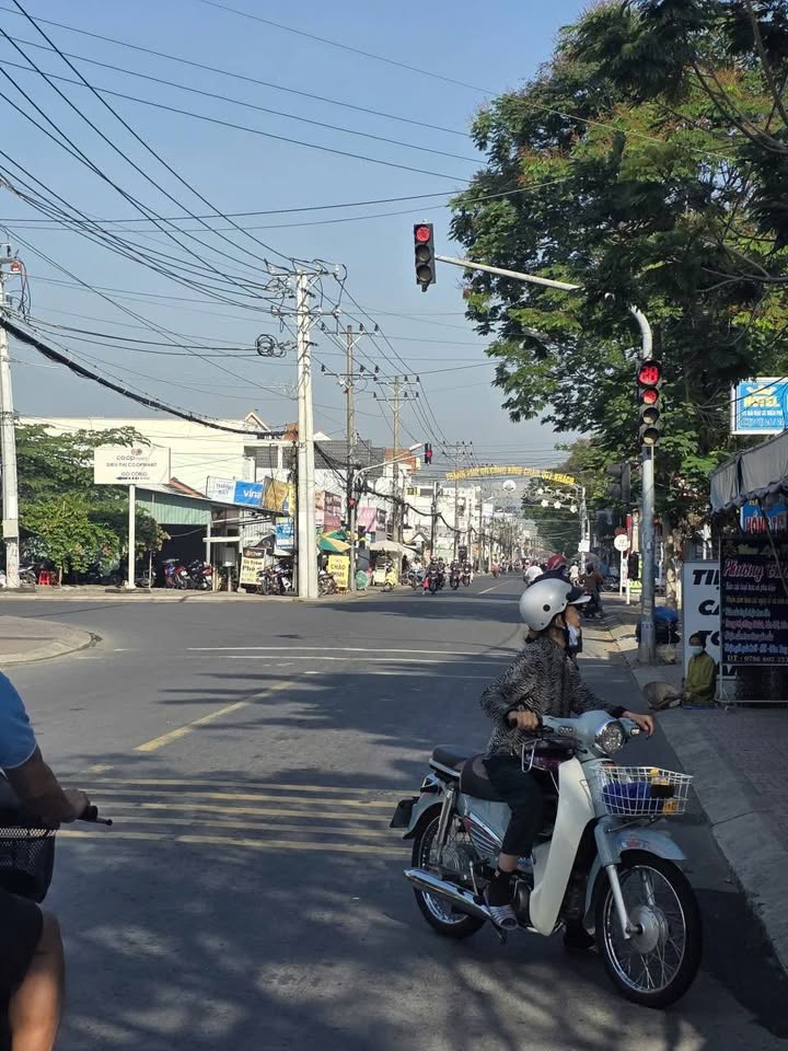 Nhà mặt tiền Thủ Khoa Huân, Gò Công, 138m² giá 6.2 tỷ - Cơ hội đầu tư hấp dẫn!