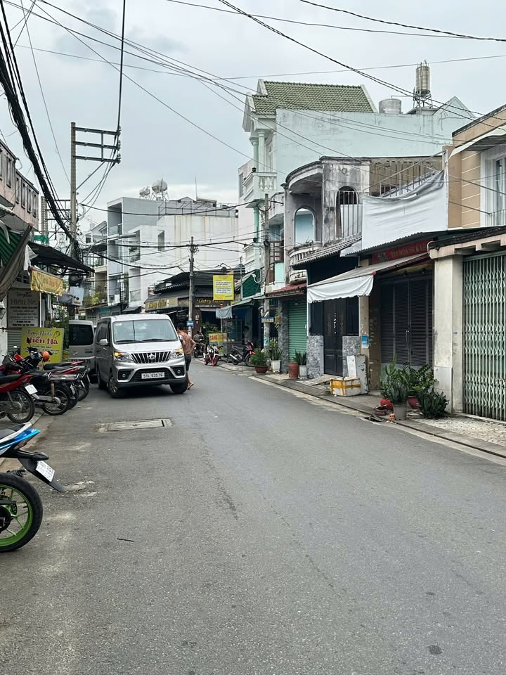 Nhà mặt tiền Liên Khu 2-10, Bình Tân 60m² giá 6.45 tỷ - Sổ hồng chính chủ!