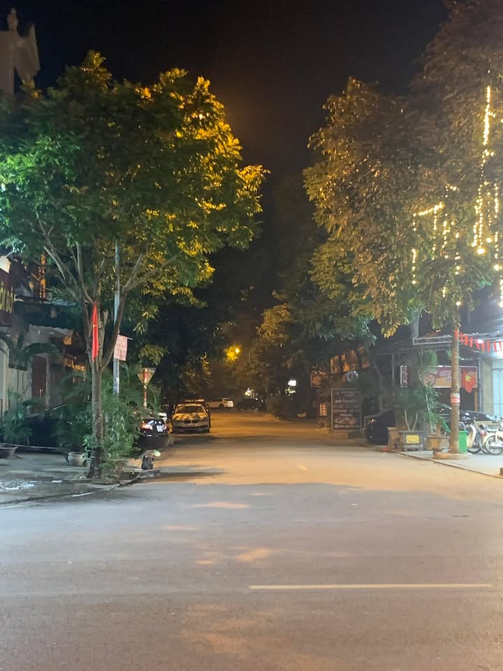 Đất phân lô Mậu Lương 50m² giá 11 tỷ - Mặt tiền 5.5m, view công viên!