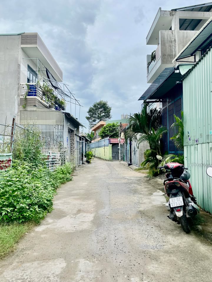 Nhà cấp 4 Dĩ An 107m² giá 3.55 tỷ - Vị trí đắc địa, gần chợ và KCN!