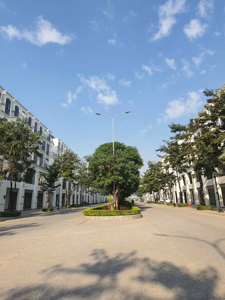 Townhouse Hinode Royal Park Kim Chung 100m² giá 22 tỷ - Sổ đỏ chính chủ
