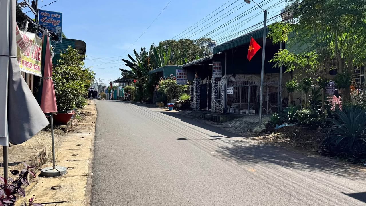 Đất nền Phú Vinh, Định Quán, Đồng Nai 135m² giá 1.5 tỷ - Sổ đỏ chính chủ, bớt lộc!