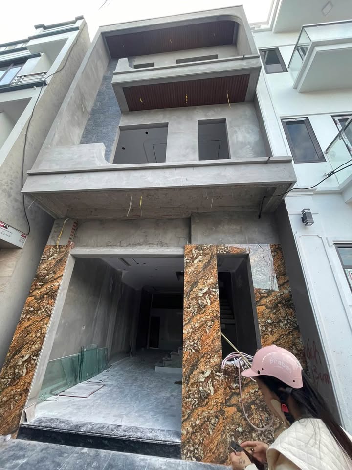 Nhà 3 tầng Ngõ 28 Cao Xanh 54m² giá 3.15 tỷ - Chính chủ bán gấp!